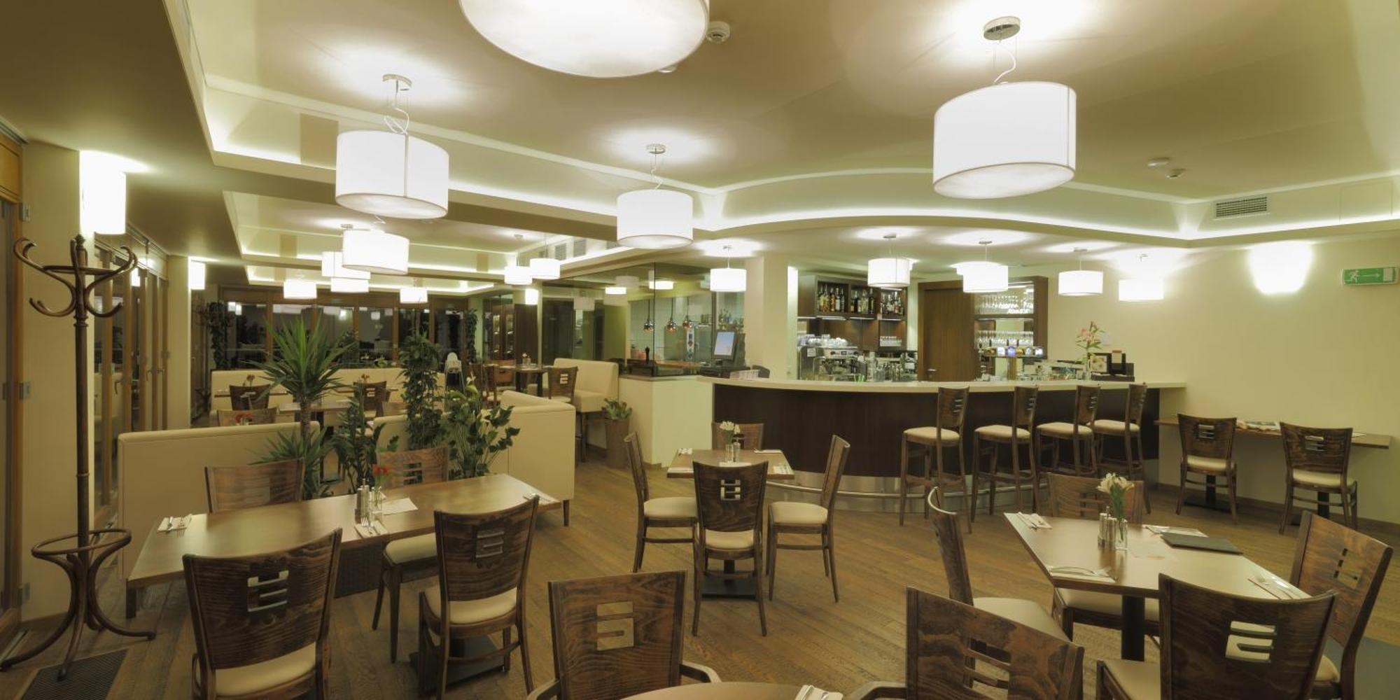 艾斯美润健康酒店 Mníšek pod Brdy 外观 照片